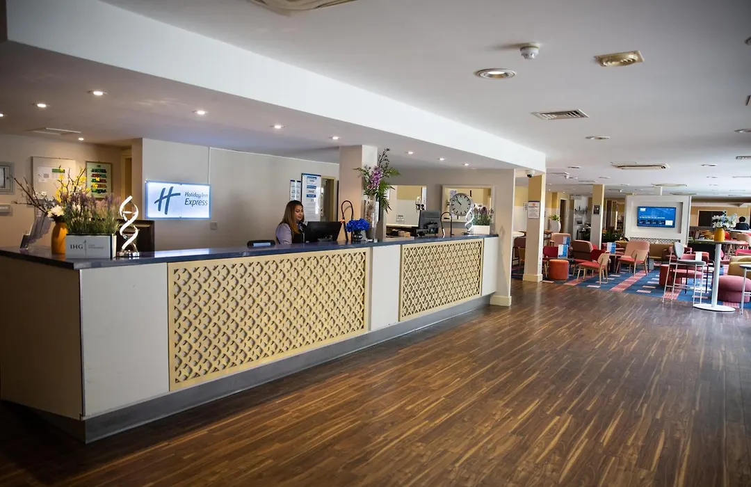 Holiday Inn Express Royal Docks By Ihg-1